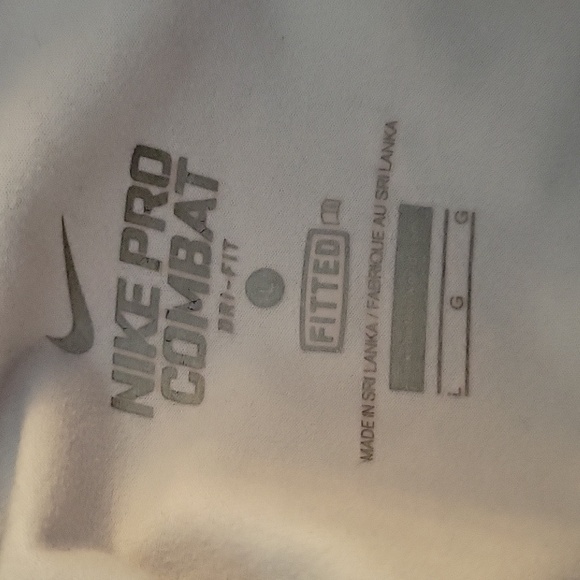 Nike Pro Combat Dri-Fit fitted quarter zip pull over womens size L - Picture 3 of 6